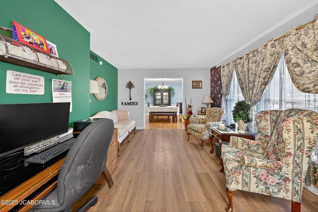 2114 ANDERSON DRIVE, Jefferson City, MO 65109