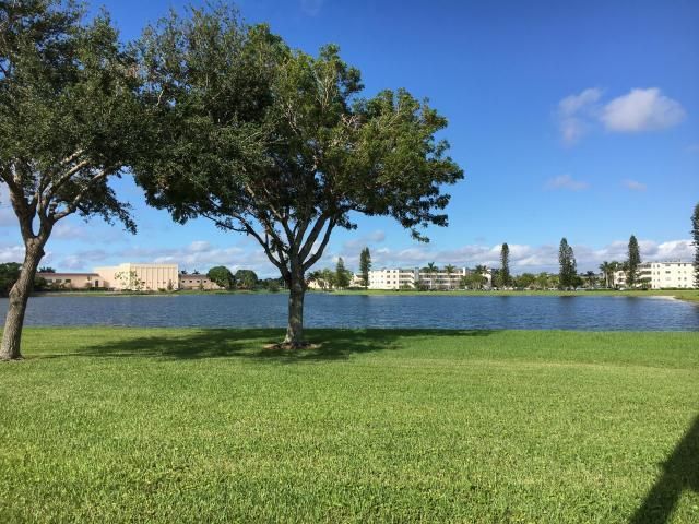 1067 Cornwall D, Boca Raton, FL 33434