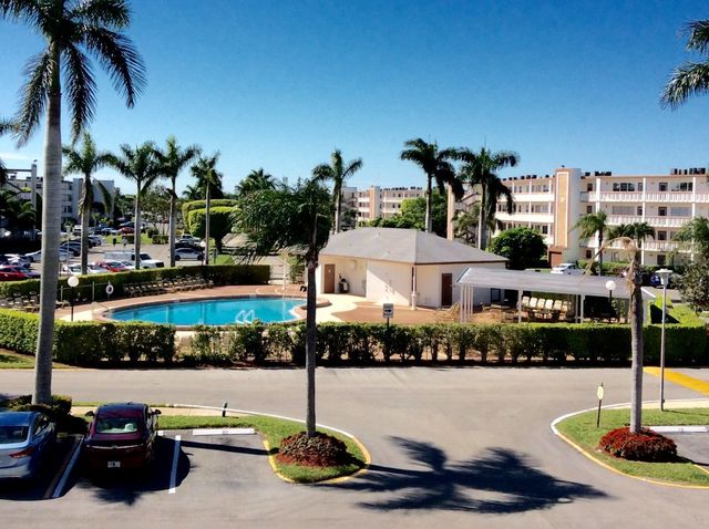 1067 Cornwall D, Boca Raton, FL 33434