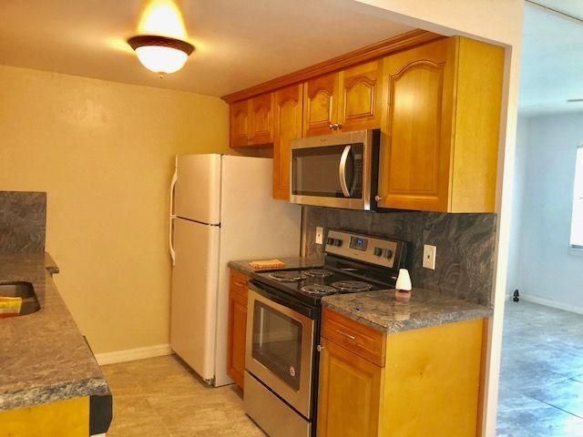 1067 Cornwall D, Boca Raton, FL 33434