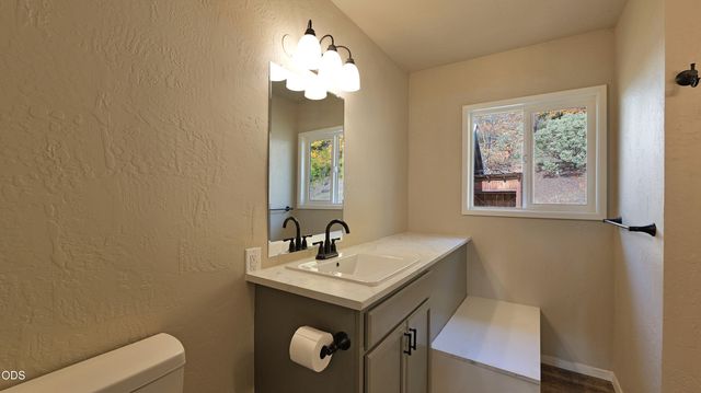 5015 Highway 227, Trail, OR 97541