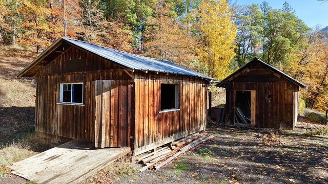5015 Highway 227, Trail, OR 97541