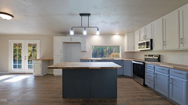 5015 Highway 227, Trail, OR 97541