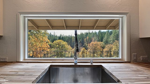 5015 Highway 227, Trail, OR 97541