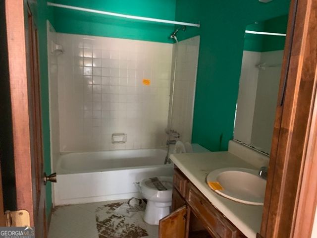 7038 Whitfield Drive, Riverdale, GA 30296