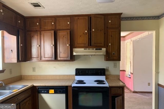 7038 Whitfield Drive, Riverdale, GA 30296