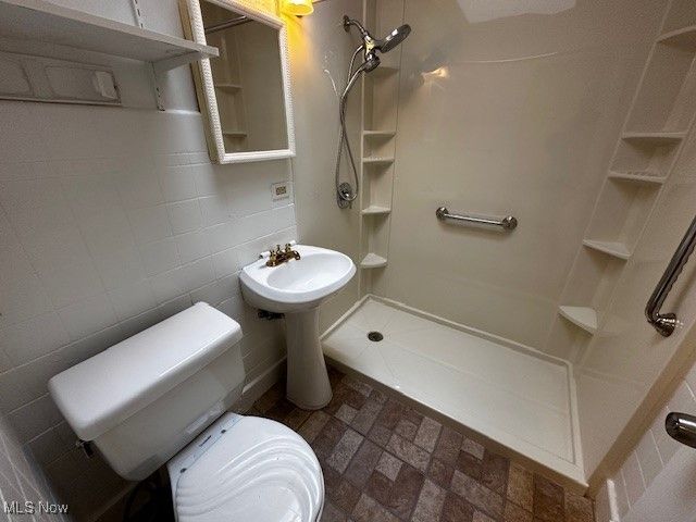 4042 Northfield Road, Highland Hills, OH 44122