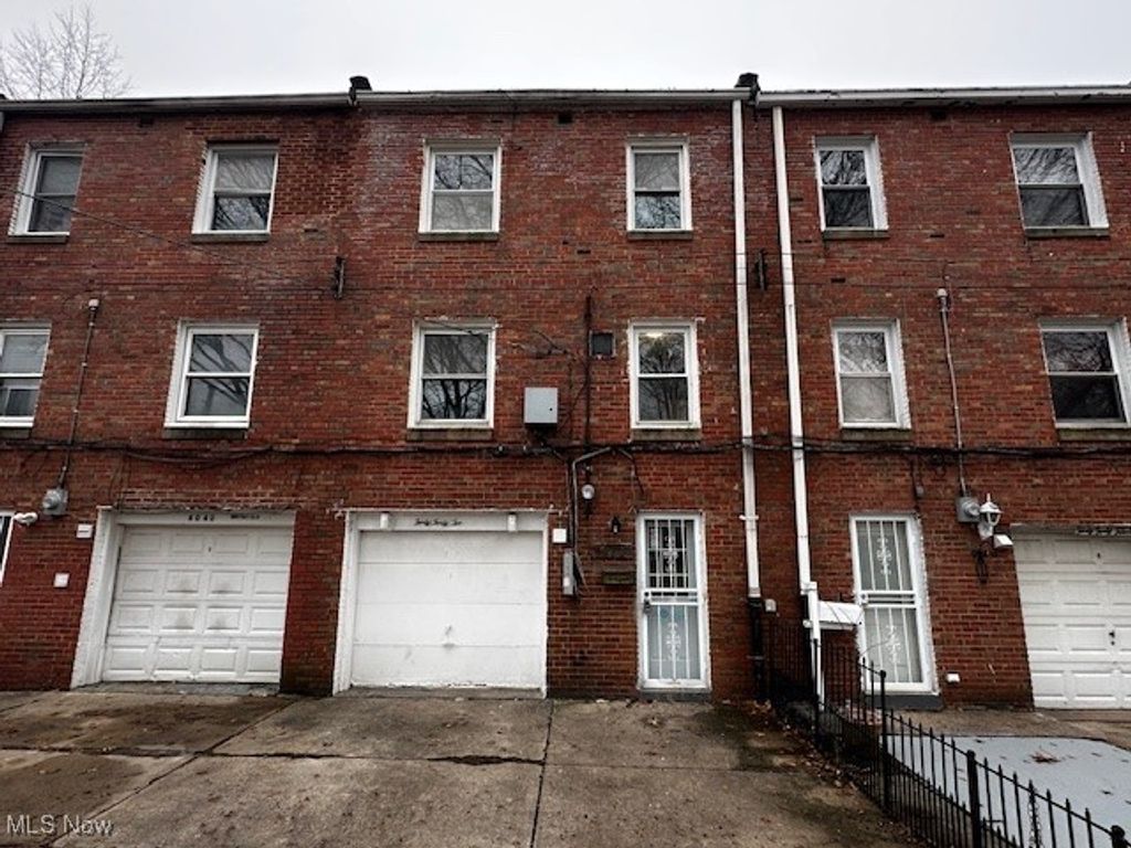 4042 Northfield Road, Highland Hills, OH 44122