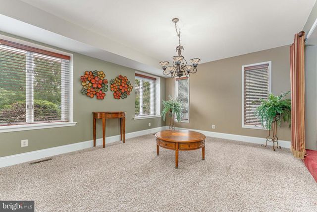 273 SPRING RUN LN, Downingtown, PA 19335