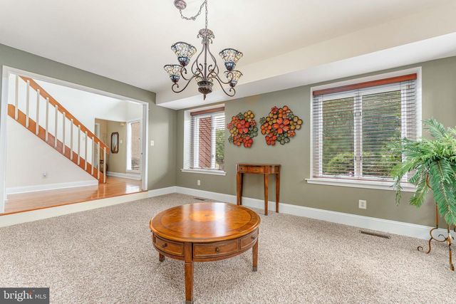 273 SPRING RUN LN, Downingtown, PA 19335