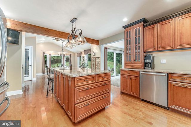 273 SPRING RUN LN, Downingtown, PA 19335