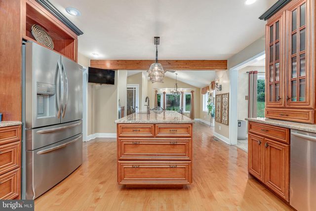 273 SPRING RUN LN, Downingtown, PA 19335