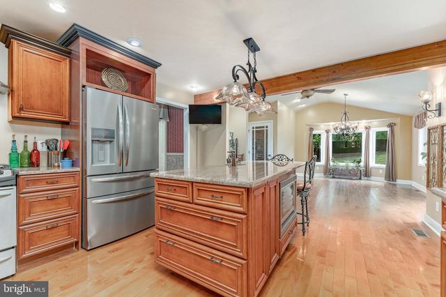 273 SPRING RUN LN, Downingtown, PA 19335