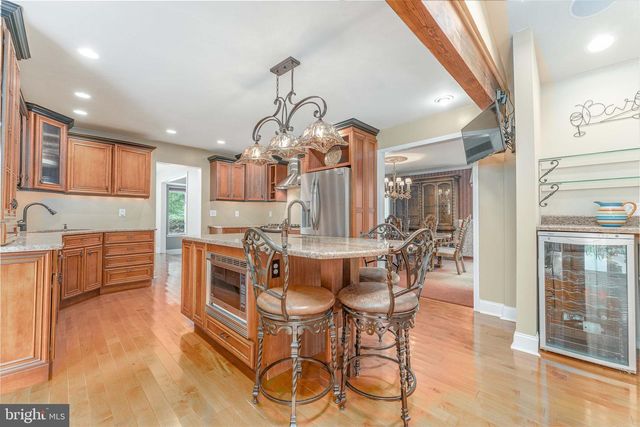 273 SPRING RUN LN, Downingtown, PA 19335