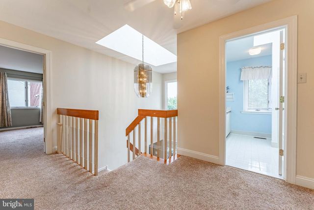 273 SPRING RUN LN, Downingtown, PA 19335