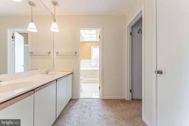 273 SPRING RUN LN, Downingtown, PA 19335