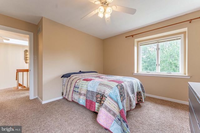 273 SPRING RUN LN, Downingtown, PA 19335