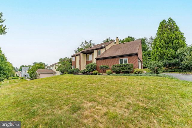273 SPRING RUN LN, Downingtown, PA 19335