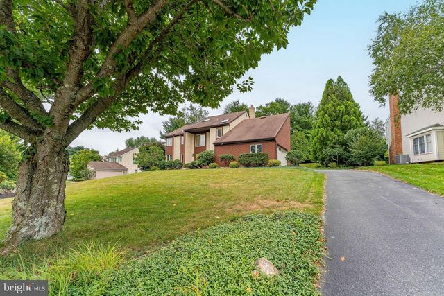 273 SPRING RUN LN, Downingtown, PA 19335