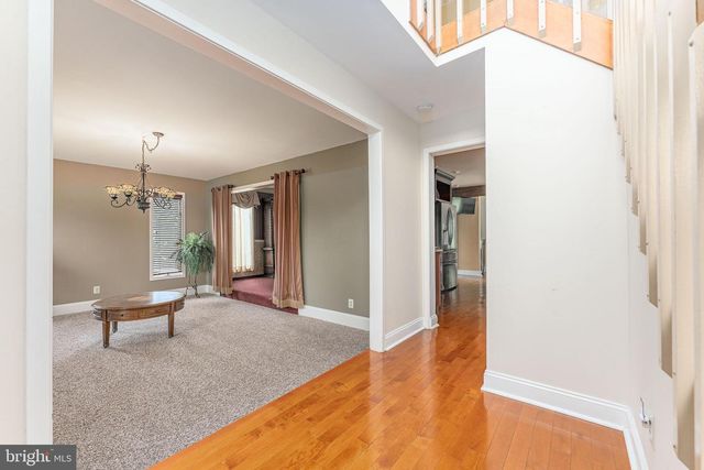 273 SPRING RUN LN, Downingtown, PA 19335