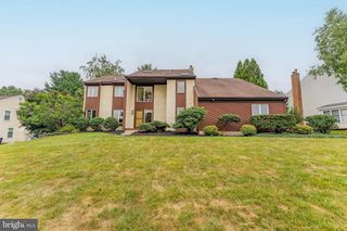 273 SPRING RUN LN, Downingtown, PA 19335