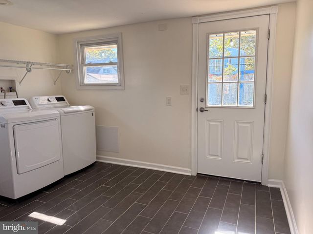 55 AUTUMN LN, Levittown, PA 19055