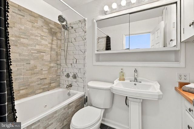 55 AUTUMN LN, Levittown, PA 19055
