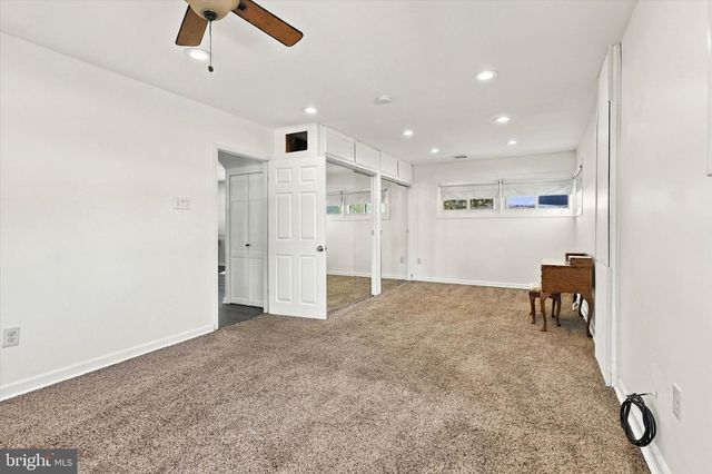 55 AUTUMN LN, Levittown, PA 19055