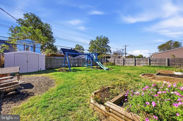 55 AUTUMN LN, Levittown, PA 19055