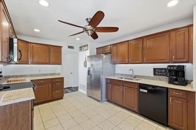 5016 Wheeler Circle, The Colony, TX 75056