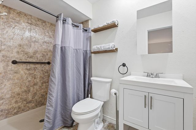 5016 Wheeler Circle, The Colony, TX 75056