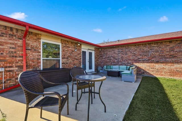 5016 Wheeler Circle, The Colony, TX 75056