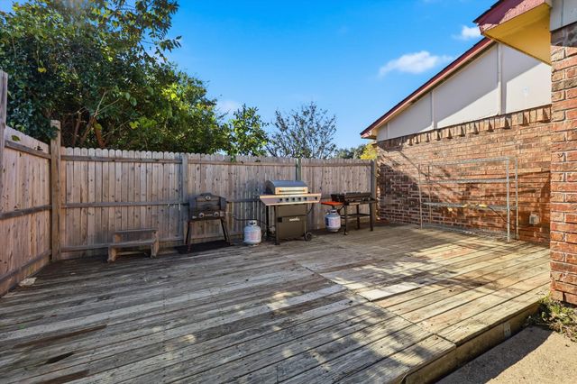 5016 Wheeler Circle, The Colony, TX 75056