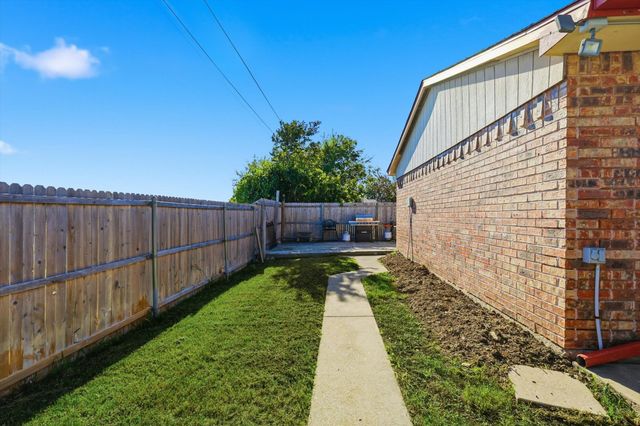 5016 Wheeler Circle, The Colony, TX 75056