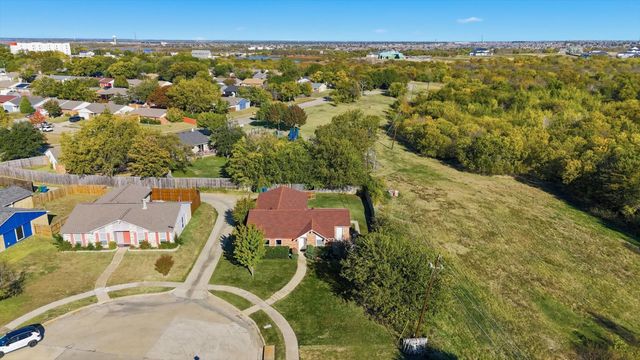 5016 Wheeler Circle, The Colony, TX 75056