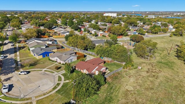 5016 Wheeler Circle, The Colony, TX 75056