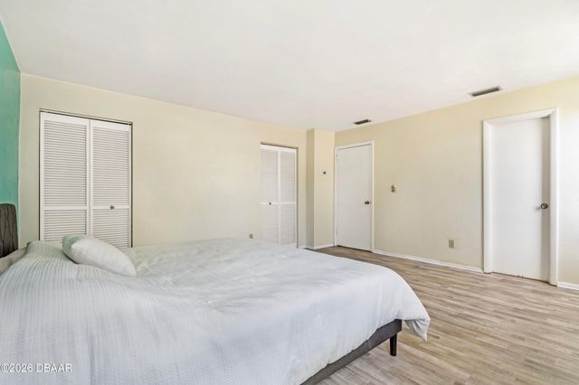 1124 N Halifax Avenue, Daytona Beach, FL 32118