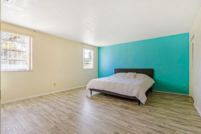 1124 N Halifax Avenue, Daytona Beach, FL 32118