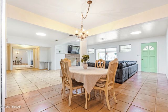 1124 N Halifax Avenue, Daytona Beach, FL 32118