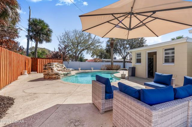 1124 N Halifax Avenue, Daytona Beach, FL 32118