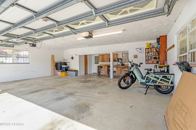 1124 N Halifax Avenue, Daytona Beach, FL 32118