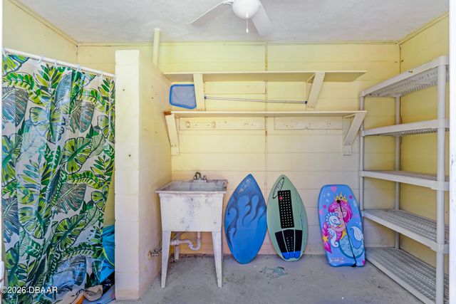 1124 N Halifax Avenue, Daytona Beach, FL 32118