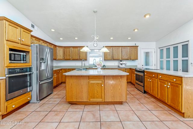 1124 N Halifax Avenue, Daytona Beach, FL 32118