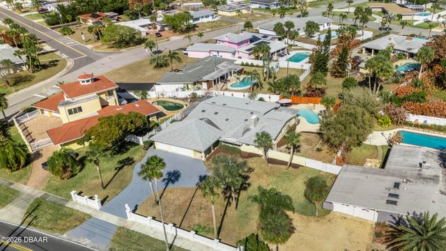 1124 N Halifax Avenue, Daytona Beach, FL 32118