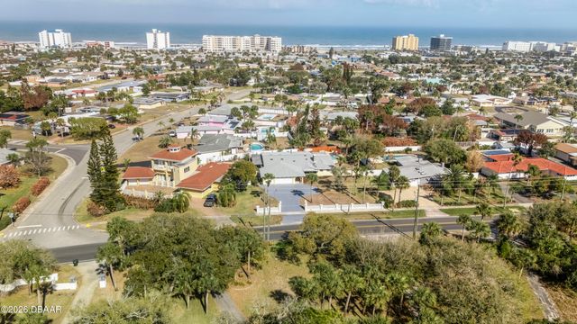 1124 N Halifax Avenue, Daytona Beach, FL 32118