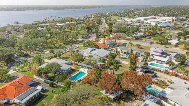 1124 N Halifax Avenue, Daytona Beach, FL 32118