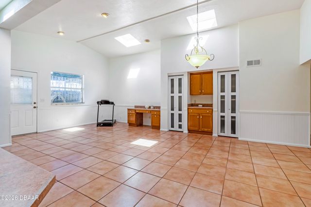 1124 N Halifax Avenue, Daytona Beach, FL 32118