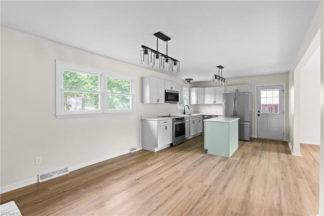 220 Kerner Knolls Drive, Kernersville, NC 27284