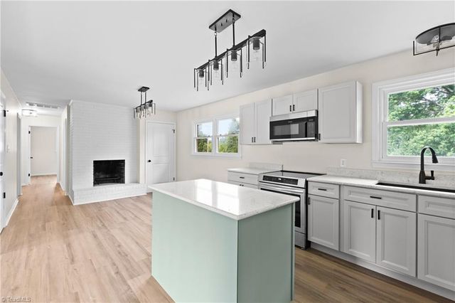 220 Kerner Knolls Drive, Kernersville, NC 27284