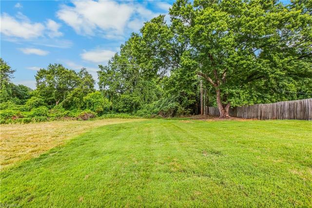 220 Kerner Knolls Drive, Kernersville, NC 27284